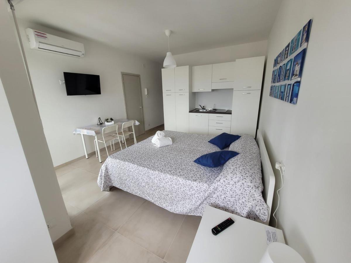 Rosato Double Lagoon & Sunset View Apartment リニャーノ・サッビアドーロ エクステリア 写真