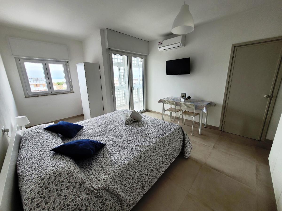 Rosato Double Lagoon & Sunset View Apartment リニャーノ・サッビアドーロ エクステリア 写真