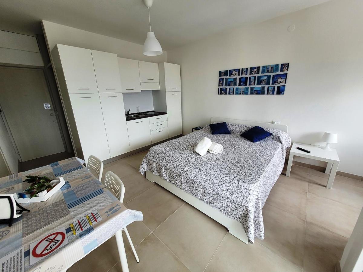 Rosato Double Lagoon & Sunset View Apartment リニャーノ・サッビアドーロ エクステリア 写真